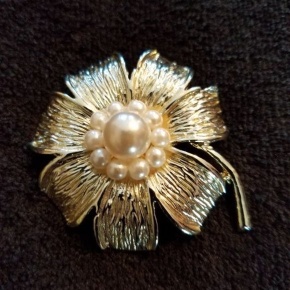 VINTAGE GOLDTONE SARAH COVENTRY BROOCHES - Picture 8 of 9